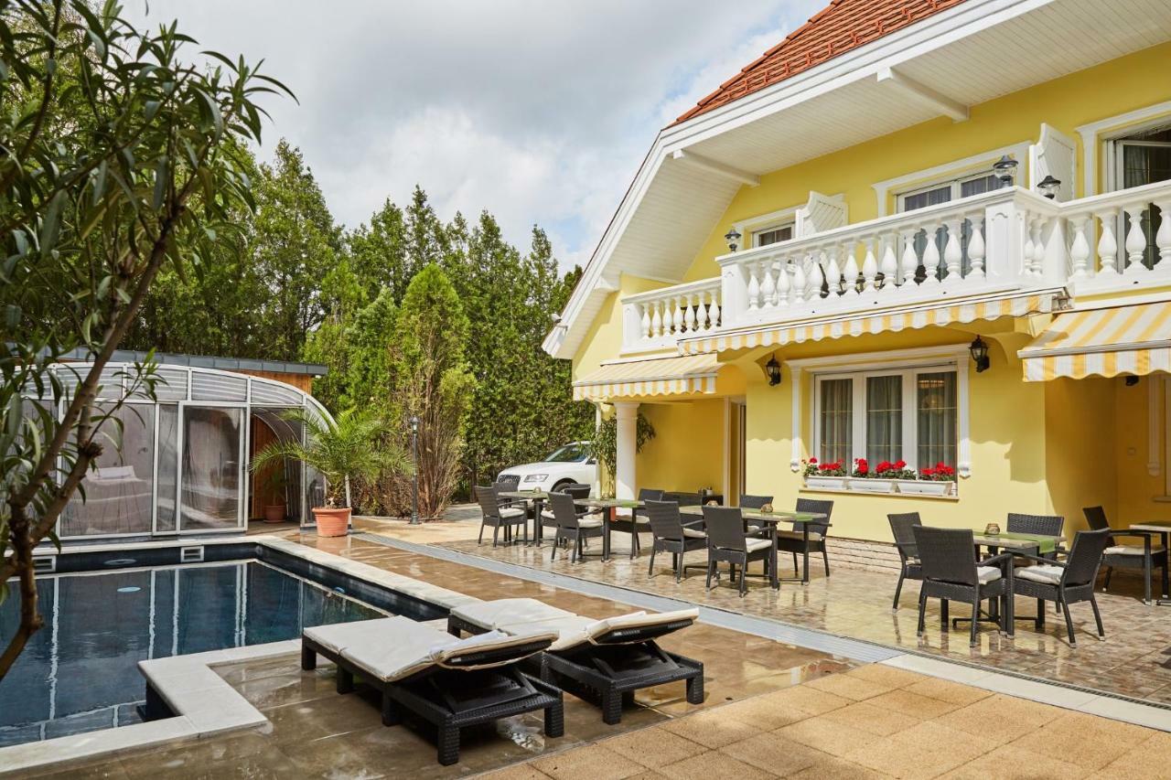 Gold House Pension Balatonfüred Exteriör bild